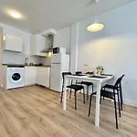 Apartment Seashell Serene Escape *